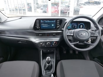 Used Hyundai i20 2023 for sale - 75476424: Photo