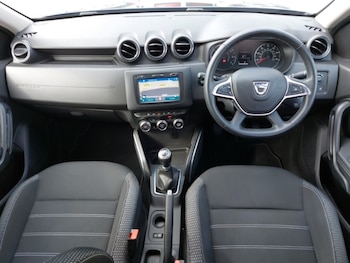 Used Dacia Duster 2018 for sale - 76238410: Photo 2
