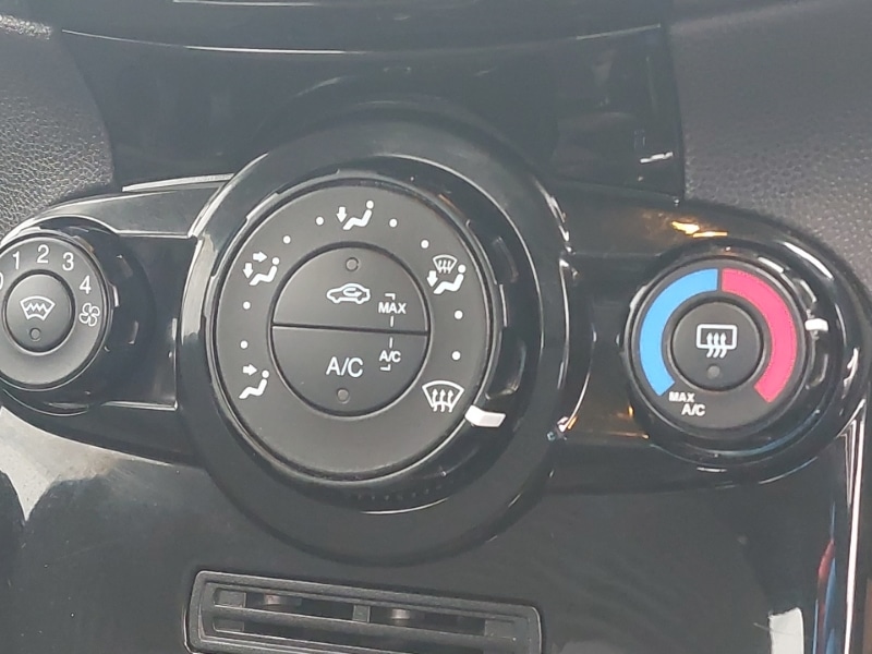 Used Ford Fiesta 2015 for sale - 76795379: Photo 16