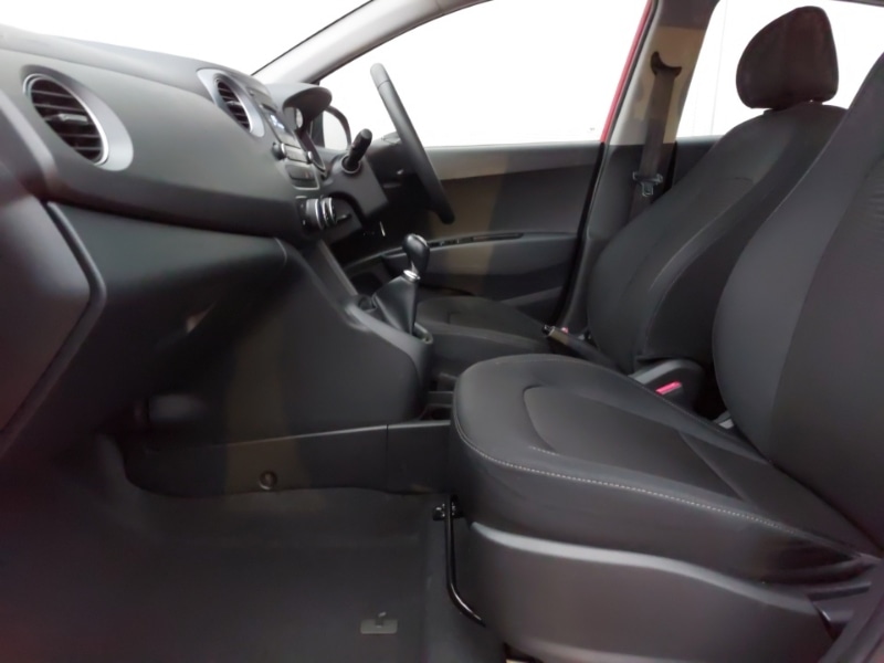 Used Hyundai i10 2018 for sale - 77448279: Photo 5