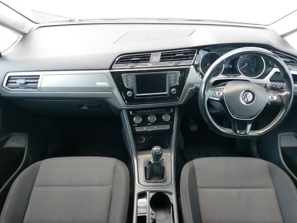 Used Volkswagen Touran 2017 for sale - 76331824: Photo 2