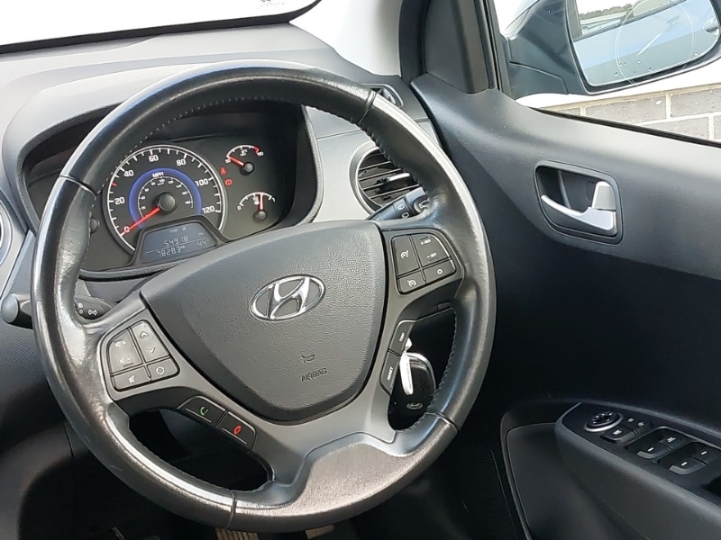 Used Hyundai i10 2017 for sale - 76375215: Photo 10