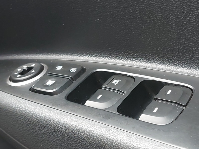 Used Hyundai i10 2017 for sale - 76375215: Photo 19