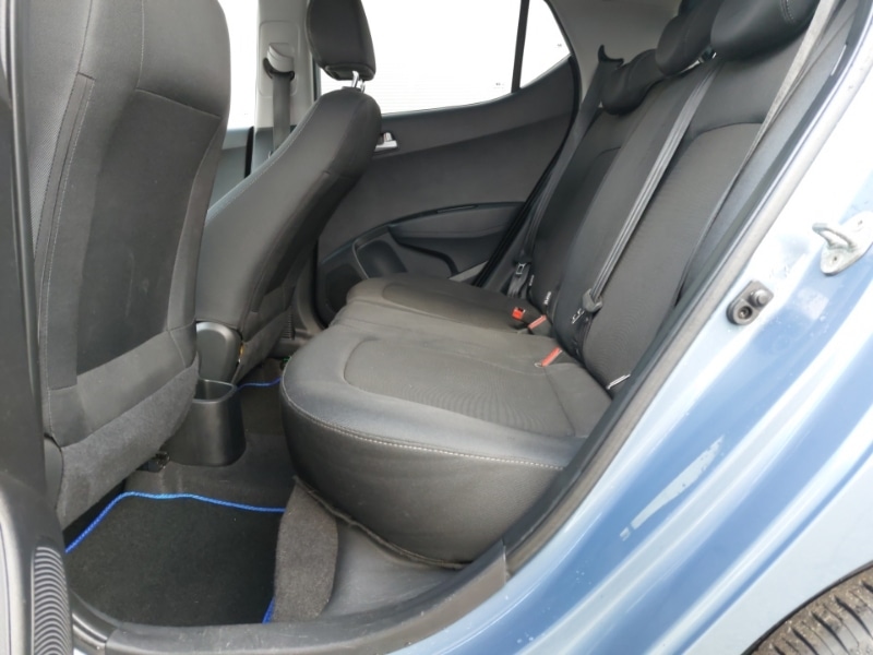 Used Hyundai i10 2017 for sale - 76375215: Photo 6