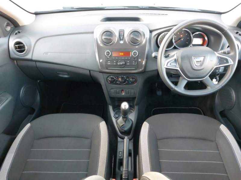 Used Dacia Sandero Stepway 2019 for sale - 77736471: Photo 2