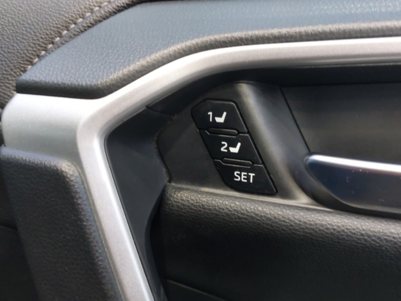 Used Toyota RAV4 2019 for sale - 76663970: Photo 14