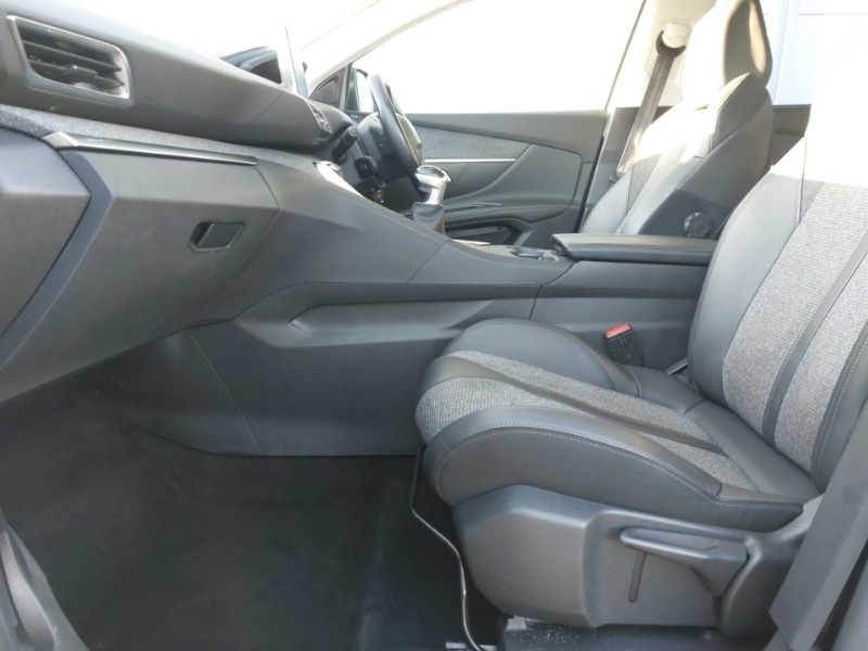 Used Peugeot 5008 2018 for sale - 77677979: Photo 5