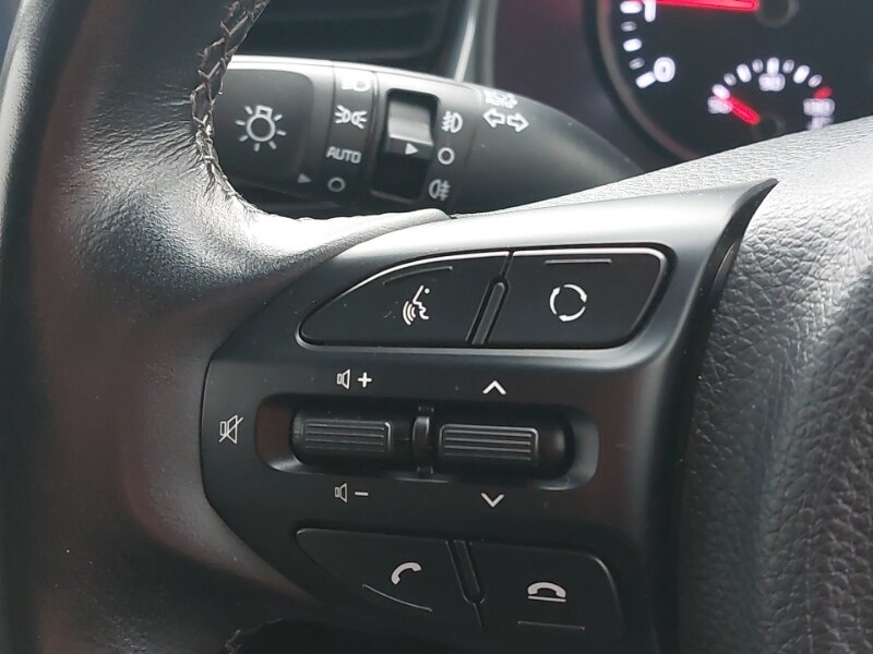 Used Kia Stonic 2019 for sale - 76815802: Photo 18