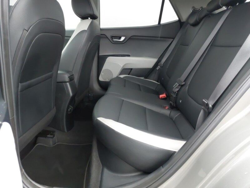 Used Kia Stonic 2019 for sale - 76815802: Photo 6