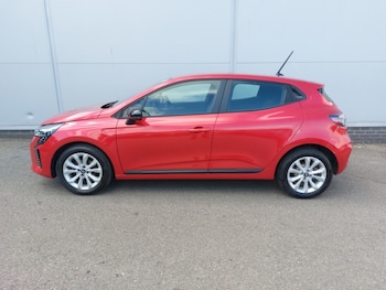 Used Renault Clio 2025 for sale - 79343213: Photo