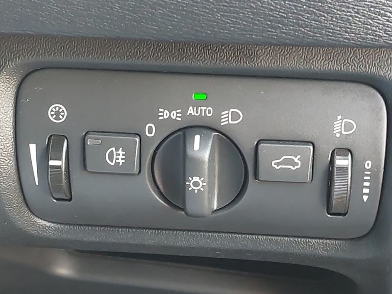 Used Volvo V40 2016 for sale - 77324895: Photo 12