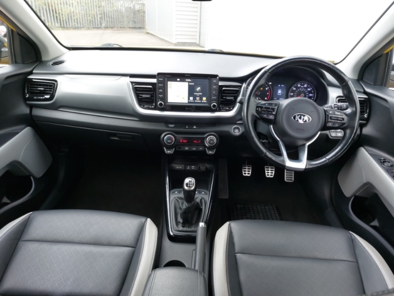 Used Kia Stonic 2020 for sale - 76492978: Photo 2