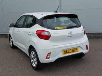 Used Hyundai i10 2020 for sale - 79513632: Photo