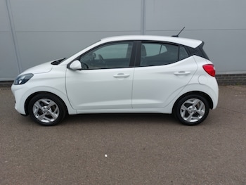 Used Hyundai i10 2020 for sale - 79513632: Photo
