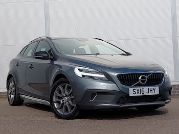Used Volvo V40 2016 for sale - 78532880: Photo