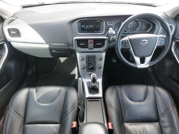 Used Volvo V40 2016 for sale - 78532880: Photo