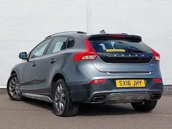 Used Volvo V40 2016 for sale - 78532880: Photo