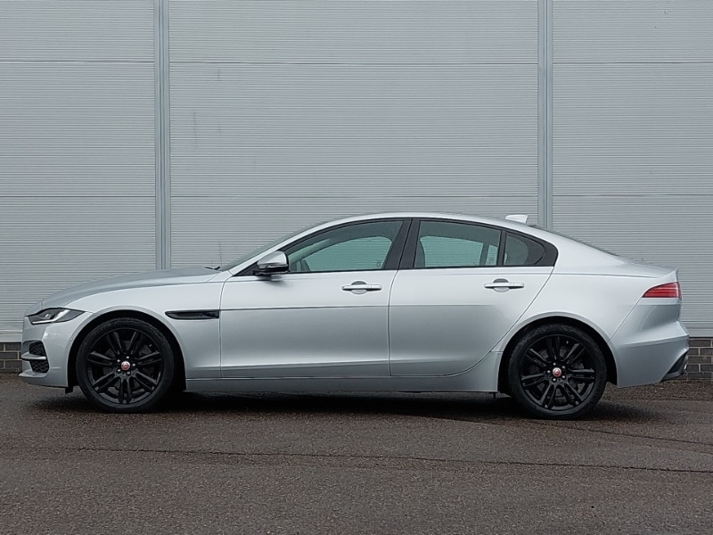 Used Jaguar XE 2019 for sale - 77645065: Photo 4