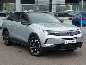 2025 - 1.2 Hybrid [136] Ultimate 5dr e-DCT6 [Pan Roof]