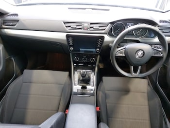 Used Skoda Superb 2017 for sale - 78872204: Photo