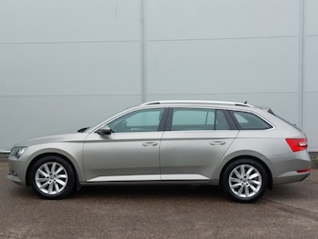 Used Skoda Superb 2017 for sale - 78872204: Photo
