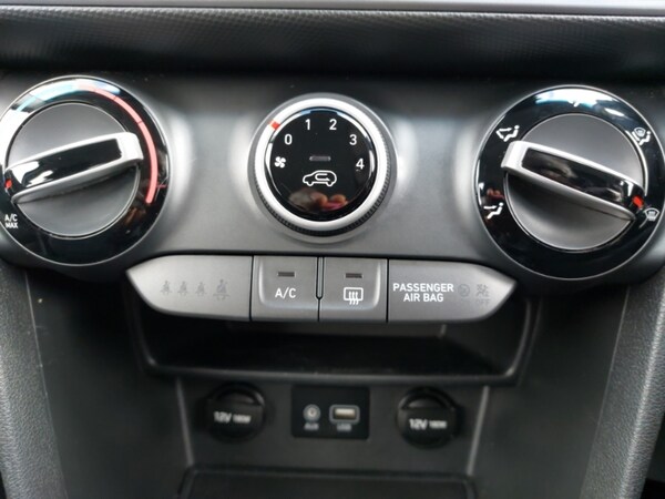 Used Hyundai KONA 2018 for sale - 76233326: Photo 17