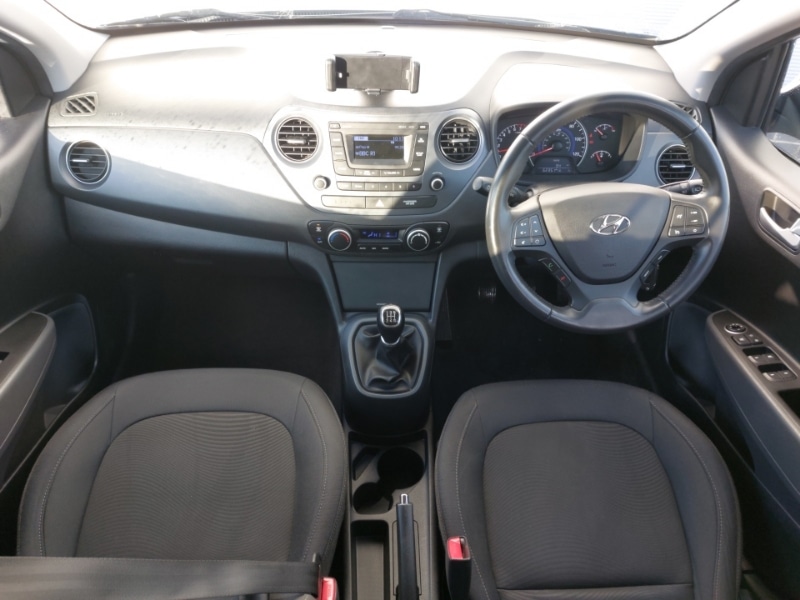 Used Hyundai i10 2017 for sale - 77404946: Photo 2