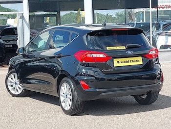 Used Ford Fiesta 2017 for sale - 75429388: Photo