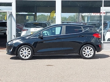Used Ford Fiesta 2017 for sale - 75429388: Photo