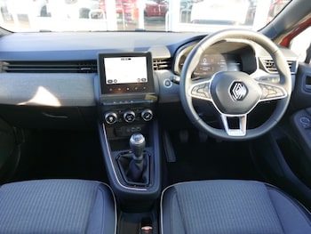 Used Renault Clio 2024 for sale - 76066740: Photo 2