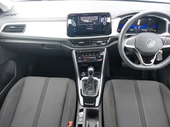 Used Volkswagen T-Roc 2024 for sale - 79126441: Photo