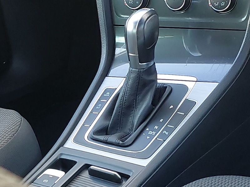 Used Volkswagen Golf 2017 for sale - 76628686: Photo 11