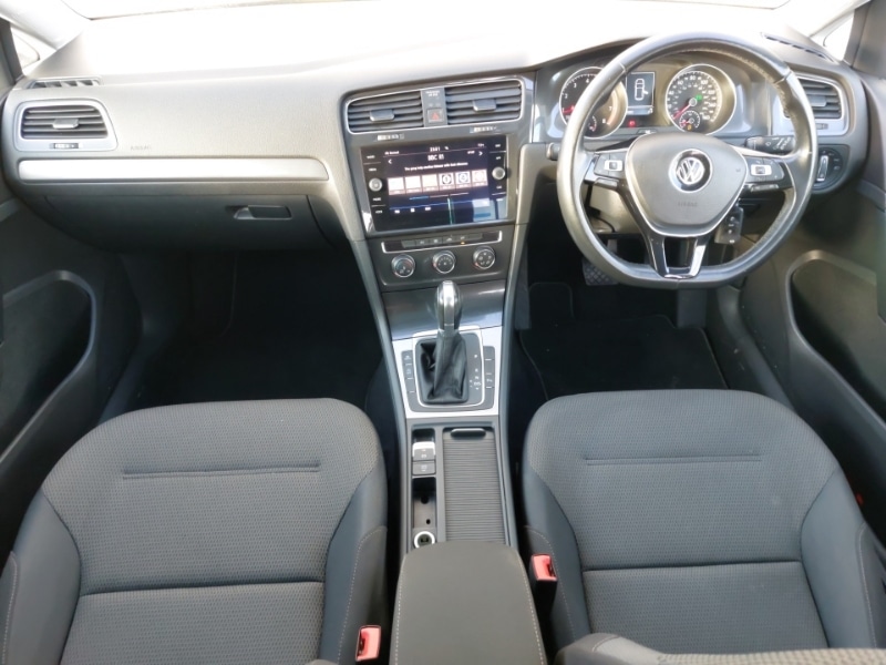 Used Volkswagen Golf 2017 for sale - 76628686: Photo 2