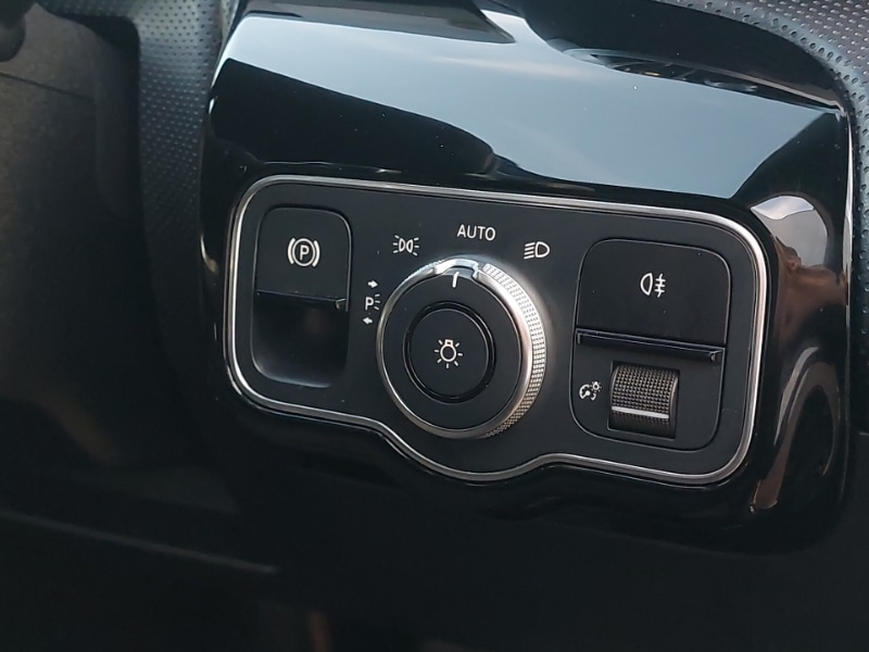 Used Mercedes-Benz A-Class 2018 for sale - 76511704: Photo 18