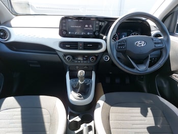 Used Hyundai i10 2023 for sale - 79092177: Photo