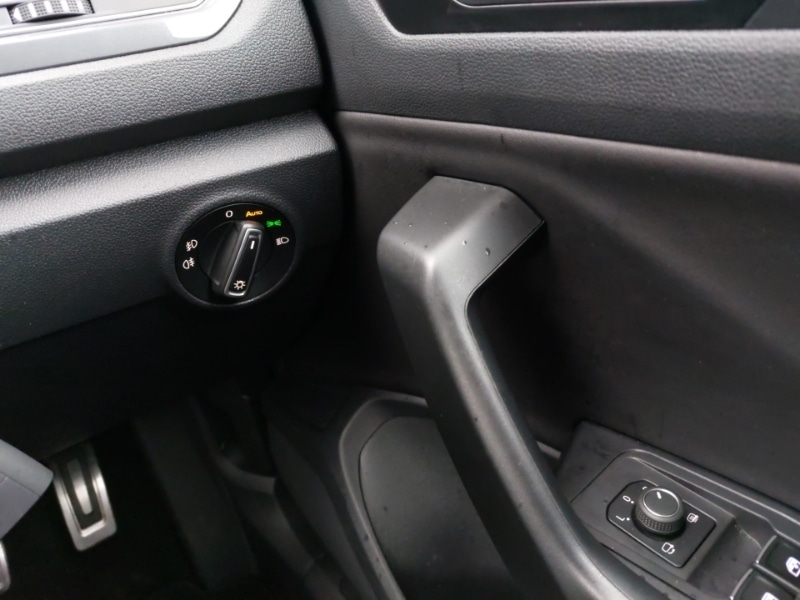 Used Volkswagen T-Roc 2021 for sale - 76556471: Photo 11