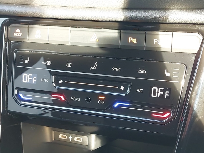 Used Volkswagen T-Roc 2024 for sale - 77922401: Photo 17