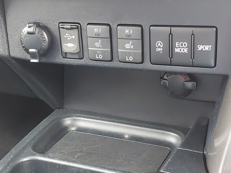 Used Toyota RAV4 2018 for sale - 77605842: Photo 17