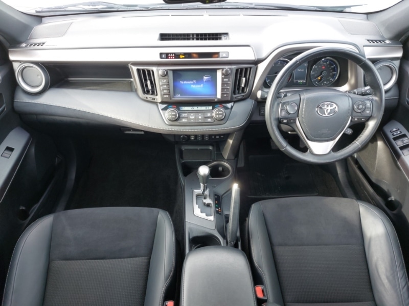 Used Toyota RAV4 2018 for sale - 77605842: Photo 2