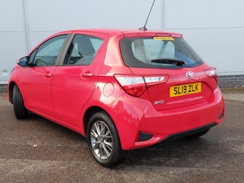 Used Toyota Yaris 2019 for sale - 76492981: Photo