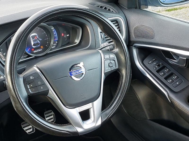 Used Volvo V40 2016 for sale - 77548716: Photo 10