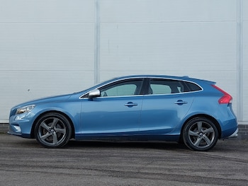 Used Volvo V40 2016 for sale - 77548716: Photo