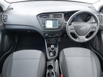 Used Hyundai i20 2020 for sale - 78321032: Photo