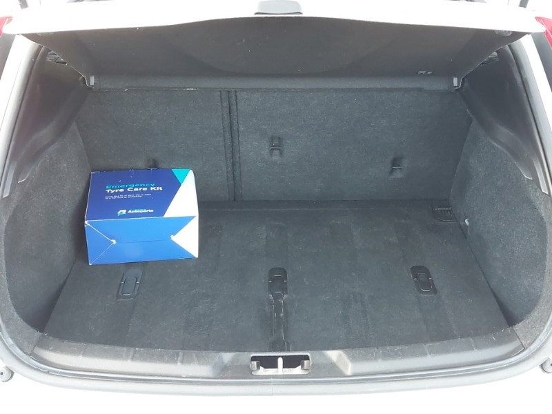 Used Volvo V40 2019 for sale - 77922379: Photo 8