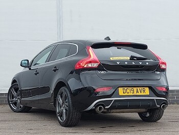 Used Volvo V40 2019 for sale - 77750621: Photo