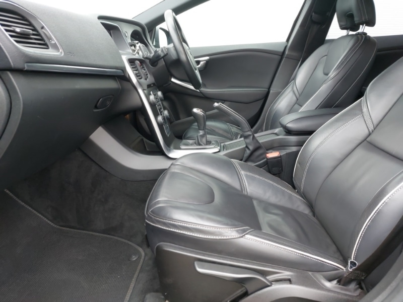 Used Volvo V40 2019 for sale - 77750621: Photo 5