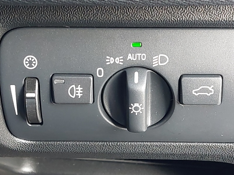 Used Volvo V40 2019 for sale - 77982158: Photo 13