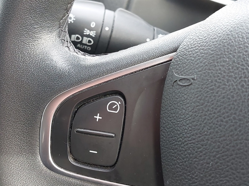 Used Renault Clio 2017 for sale - 77605813: Photo 18