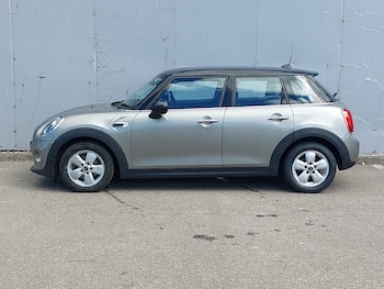 Used MINI Hatch 2019 for sale - 79581285: Photo