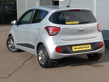 Used Hyundai i10 2018 for sale - 79631095: Photo